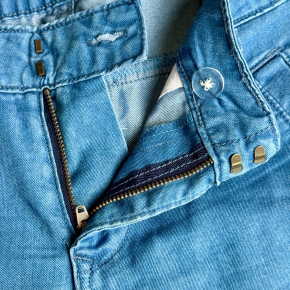 Old Navy The Flirt Size 6 Mid Rise Wide Leg Lightweight Blue Jeans - Picture 5 of 16